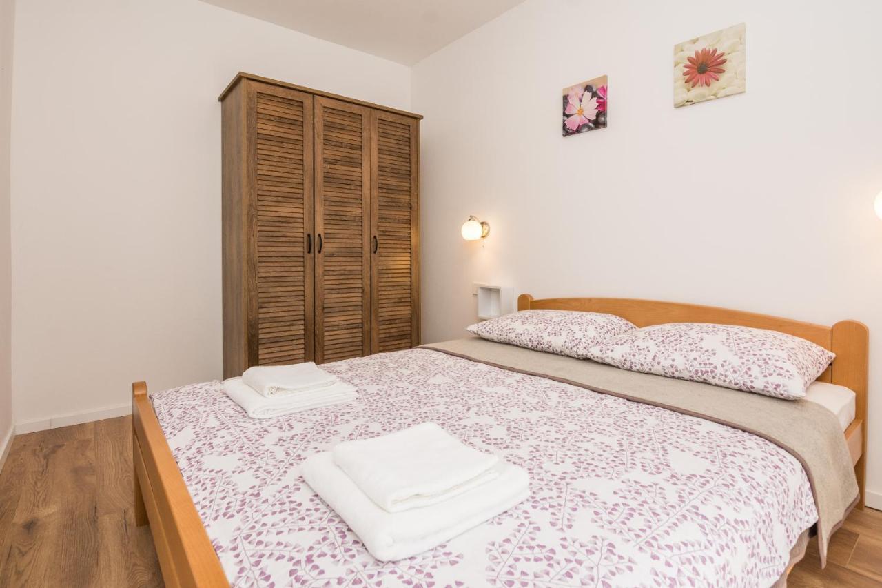 Zilip Apartments Vir Esterno foto